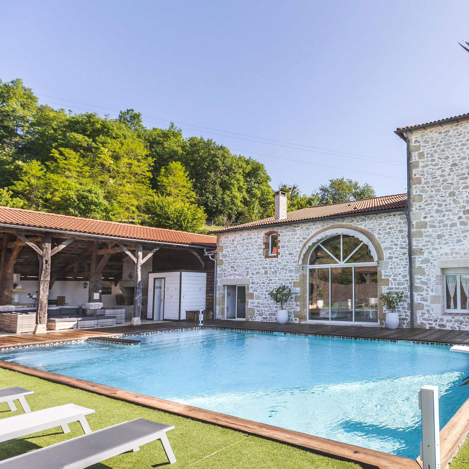 Gite Domaine de Lorette large holiday villa near Monsegur in SW France