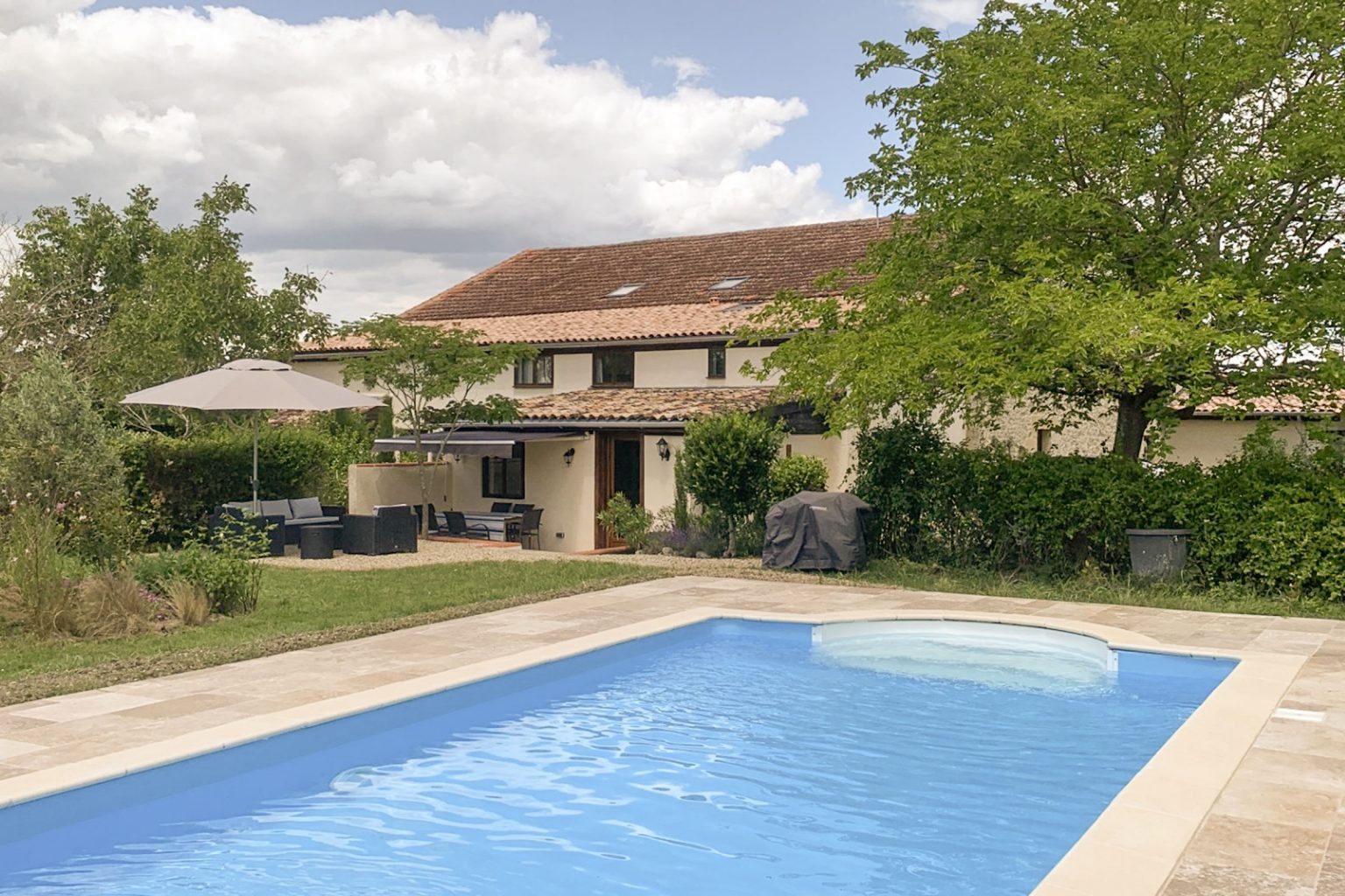 Les Oliviers holiday gite in SW France